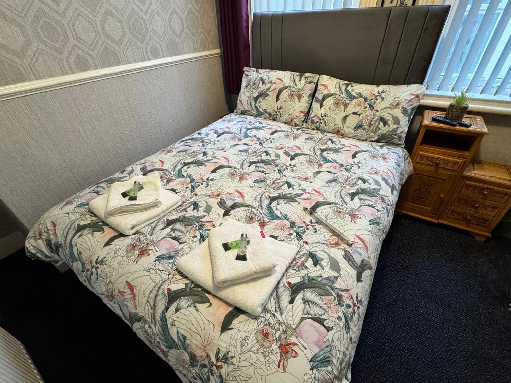 B&B Runway Blackpool - Minutes From Winter Gardens - Dog Friendly - Exceptionally Quiet - Very Close H&A Social Club (Adults Only) — Photos 2